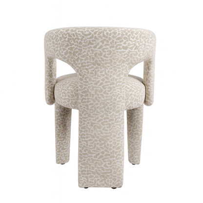 Liana – Gepolsterter Designstuhl mit Leopardenmuster und skulpturalen Formen